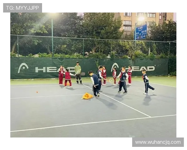 广州网球队在世界锦标赛中的默契配合与战术分析