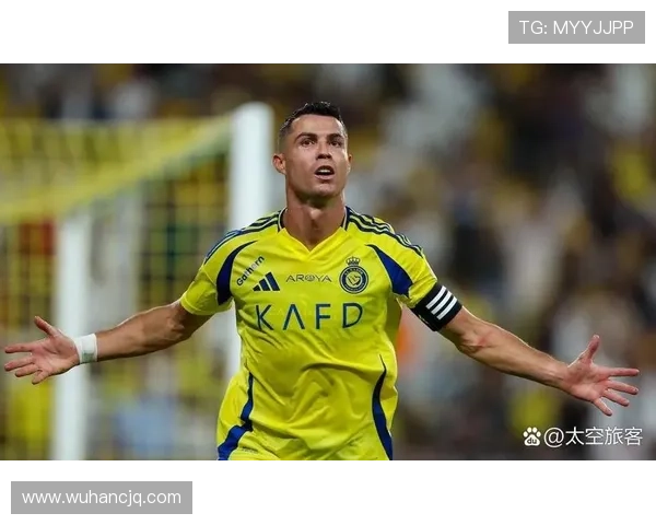 11号传奇足球明星的辉煌历程与影响力解析 11号传奇足球明星的辉煌历程与影响力解析